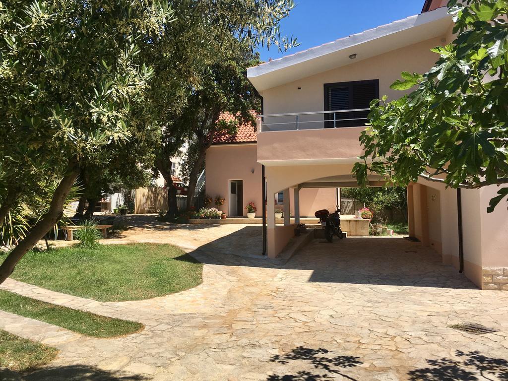 Apartments Lilly Žaborić Zewnętrze zdjęcie
