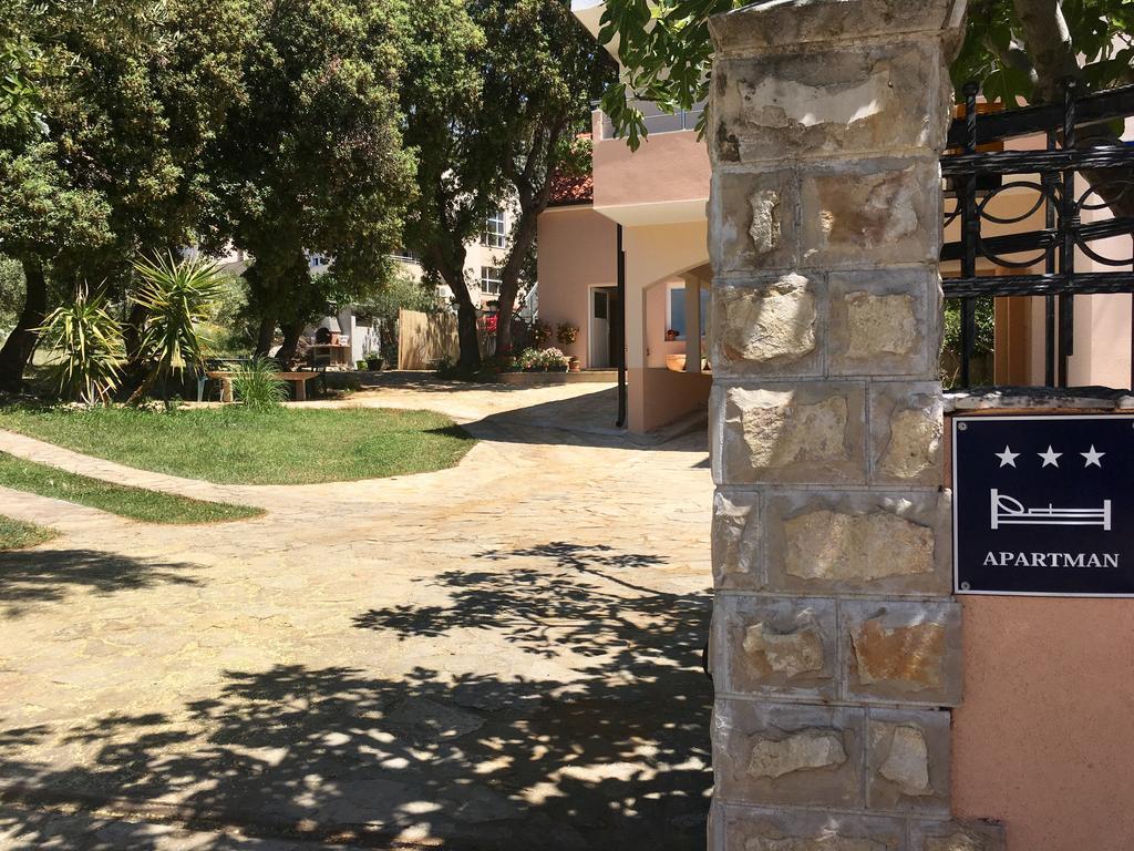 Apartments Lilly Žaborić Zewnętrze zdjęcie